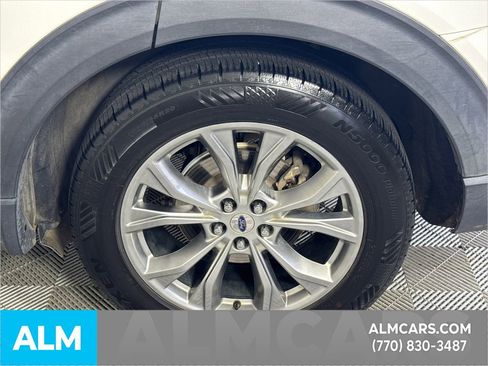 Used 2020 Ford Explorer XLT w/ Equipment Group 202A image 22