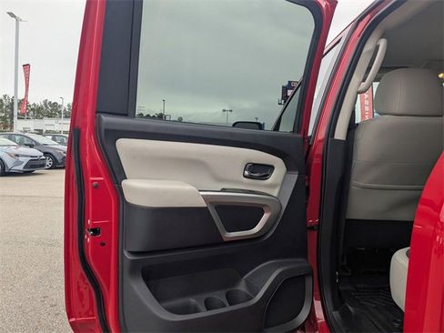 Used 2023 Nissan Titan SV w/ SV Convenience Package image 24