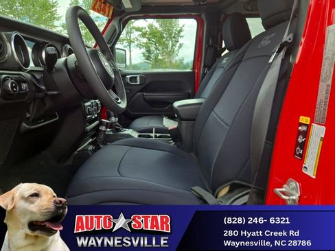 Used 2023 Jeep Gladiator Sport AWD/4WD image 6