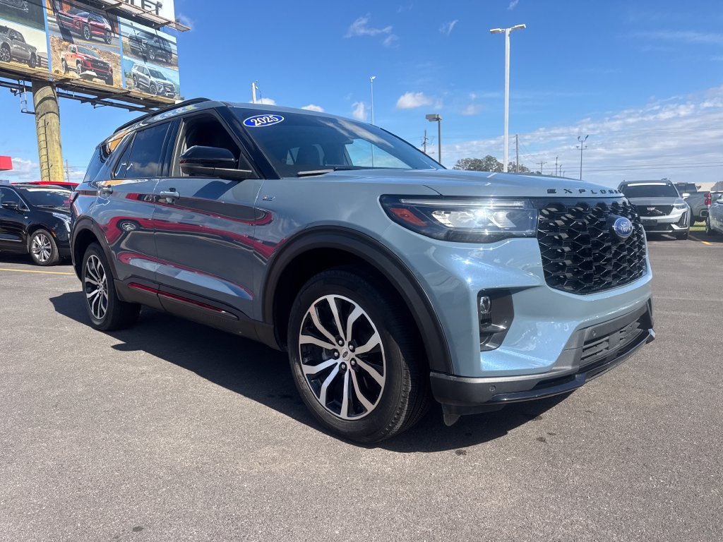 Used 2025 Ford Explorer ST-Line AWD/4WD image 10