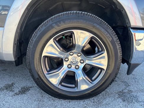 Used 2019 RAM 1500 Laramie image 34