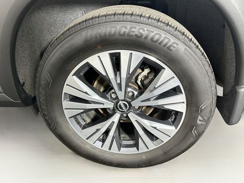 Used 2023 Nissan Rogue SV AWD/4WD image 10
