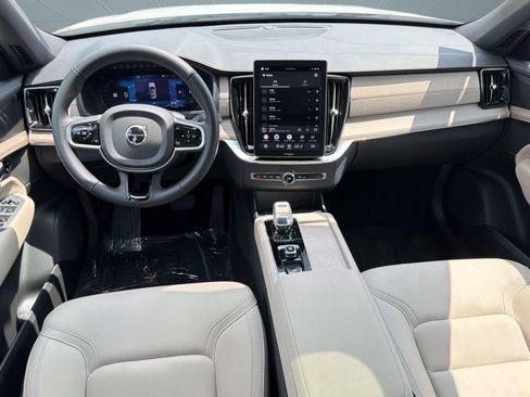 Certified 2025 Volvo XC90 B6 Plus AWD/4WD image 25
