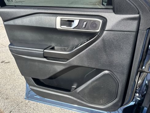 Used 2020 Ford Explorer Base image 10