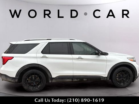 Used 2021 Ford Explorer Limited w/ Equipment Group 301A image 15