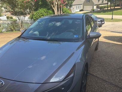 Used 2023 Hyundai Elantra SEL w/ Convenience Package