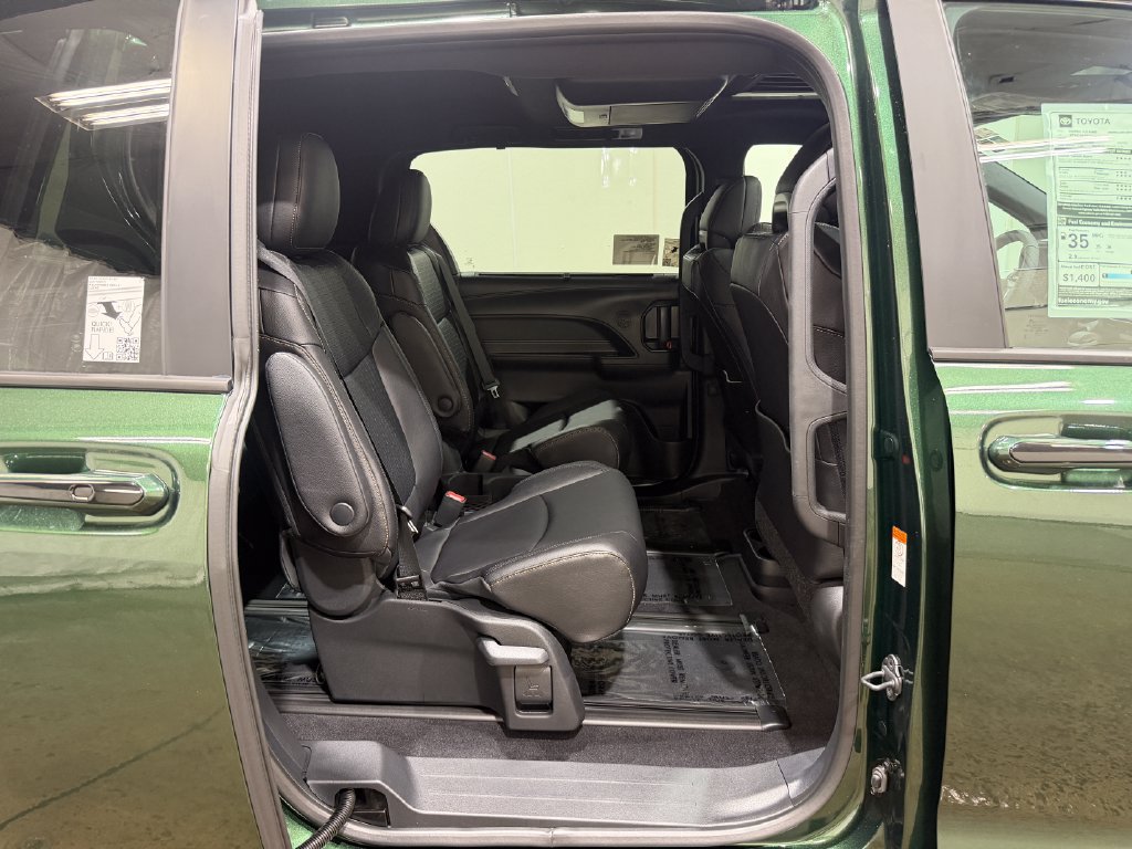 New 2026 Toyota Sienna XLE Woodland Edition AWD/4WD image 36