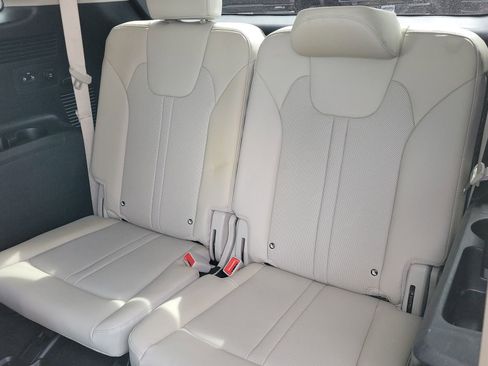 Used 2023 Kia Sorento SX Prestige w/ Panoramic Sunroof Package AWD/4WD image 9