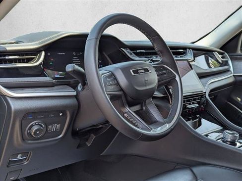 Used 2023 Jeep Grand Cherokee 4WD 4xe image 10