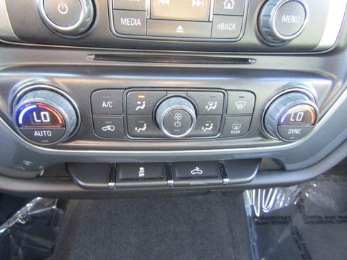 Used 2015 Chevrolet Silverado 2500 LT w/ LT Convenience Package image 31