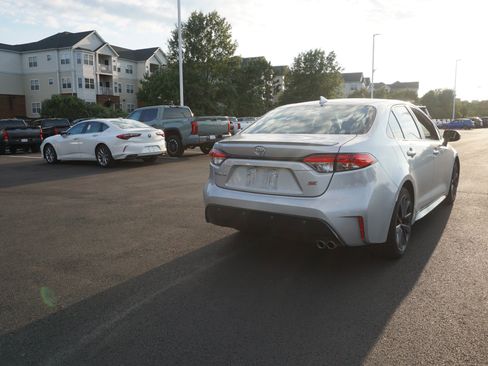 Used 2025 Toyota Corolla SE FWD image 3