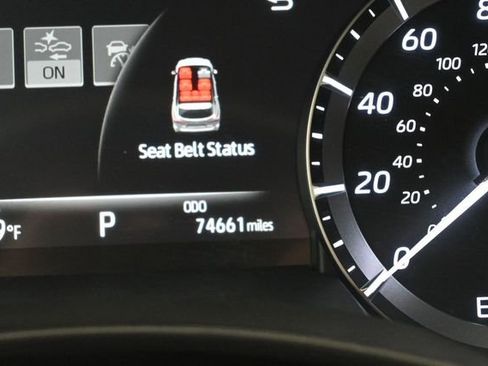 Used 2021 Toyota Highlander XLE FWD image 16