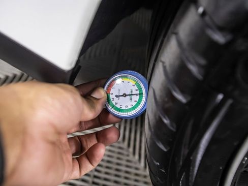 Used 2025 Mercedes-Benz E 450 4MATIC Sedan w/ Driver Assistance Package image 45