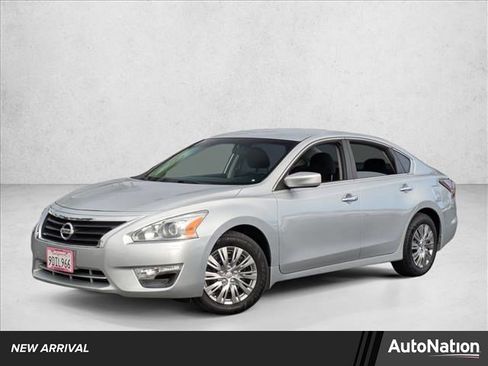 Used 2014 Nissan Altima 2.5 S image 1