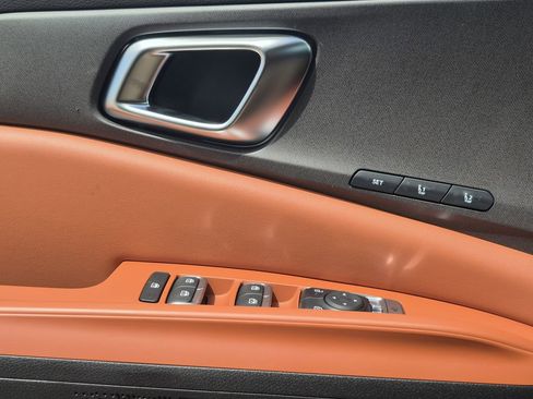 New 2026 Kia Carnival EX FWD image 7