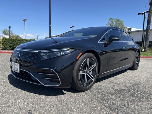 Used 2023 Mercedes-Benz EQS 580 4MATIC Sedan image 2