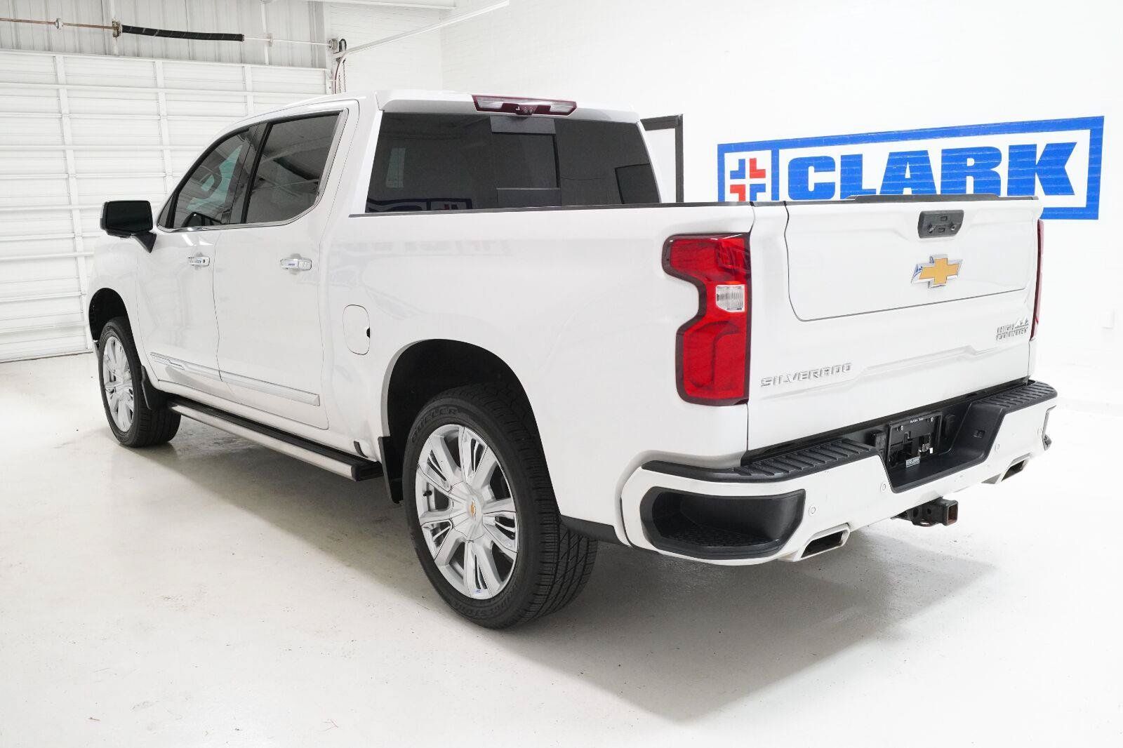 Used 2023 Chevrolet Silverado 1500 High Country w/ High Country Premium Package AWD/4WD image 38