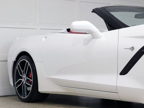 Used 2016 Chevrolet Corvette Stingray Convertible w/ 3LT Preferred Equipment Group RWD image 17