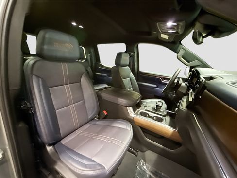 Used 2024 Chevrolet Silverado 1500 High Country w/ Technology Package image 29