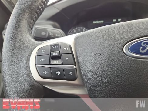 Used 2023 Ford Explorer XLT w/ Equipment Group 202A AWD/4WD image 15
