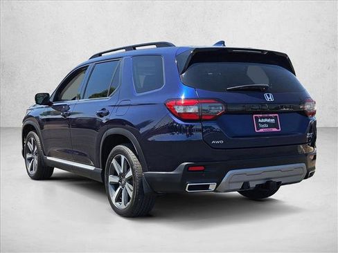 Used 2025 Honda Pilot Elite image 8