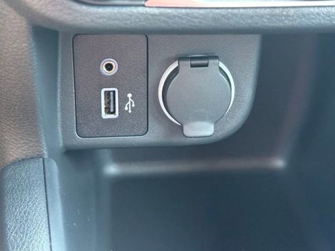 Certified 2025 Nissan Kicks Play S image 34