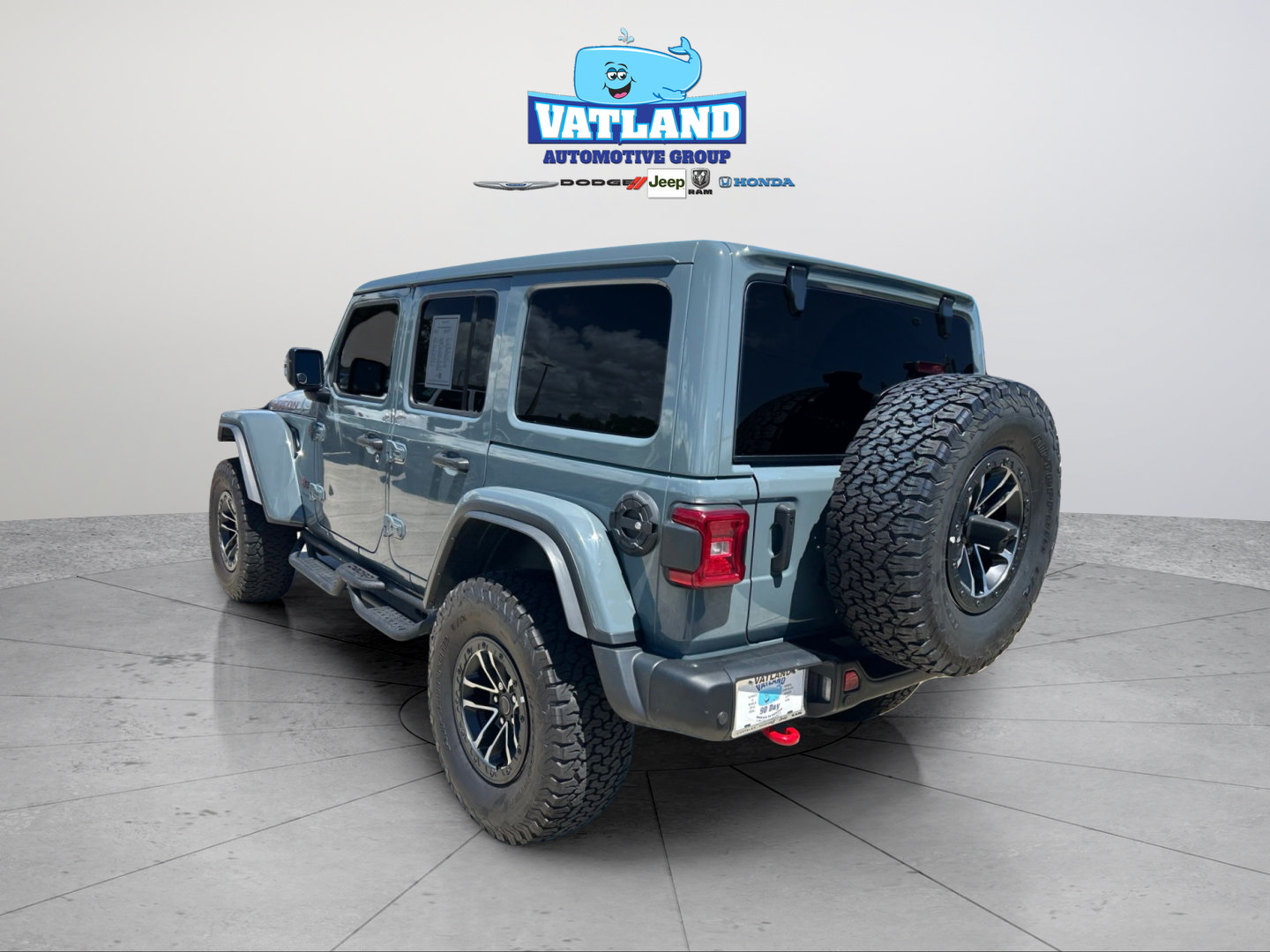 Used 2024 Jeep Wrangler Unlimited Rubicon AWD/4WD image 3