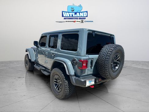 Used 2024 Jeep Wrangler Unlimited Rubicon AWD/4WD image 3