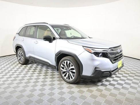 Used 2025 Subaru Forester Touring AWD/4WD image 9
