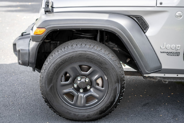 Used 2018 Jeep Wrangler Unlimited Sport AWD/4WD image 9