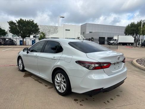 Used 2022 Toyota Camry LE FWD image 7