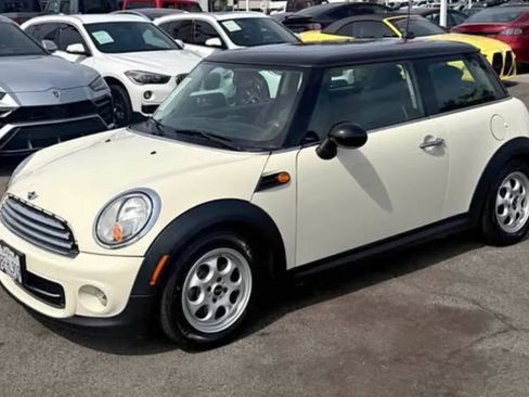 Used 2012 MINI Cooper Hardtop FWD image 2