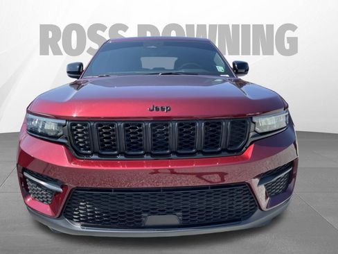 Used 2025 Jeep Grand Cherokee Altitude RWD image 2
