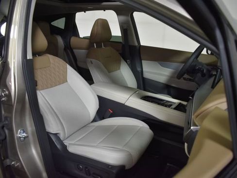 Certified 2025 Nissan Murano Platinum AWD/4WD image 37