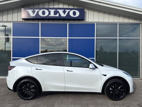 Used 2021 Tesla Model Y 2WD image 7