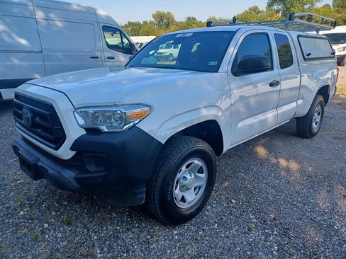 Used 2020 Toyota Tacoma SR image 1
