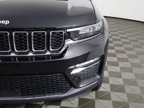 Used 2024 Jeep Grand Cherokee Limited AWD/4WD image 13