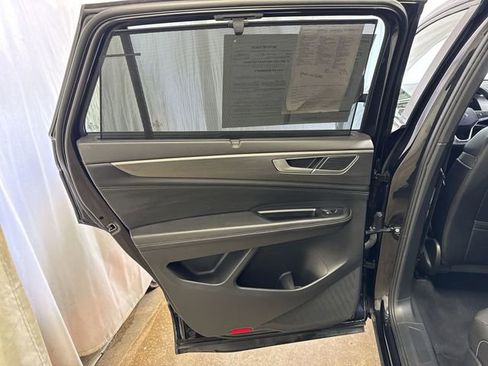 Used 2024 Volkswagen Atlas Cross Sport SE image 21