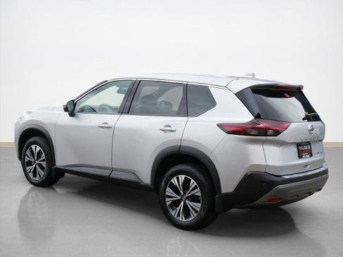 Certified 2021 Nissan Rogue SV image 5