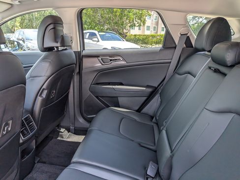 Used 2023 Kia Sportage EX FWD image 14