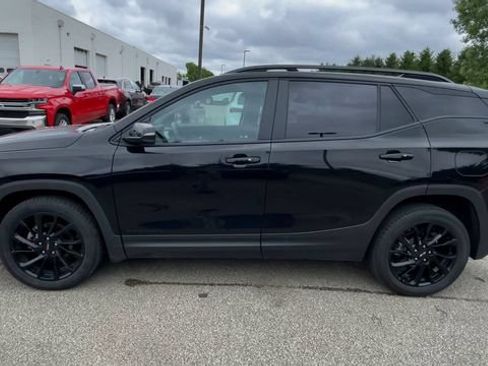 Used 2023 GMC Terrain SLE w/ Driver Convenience Package FWD image 7