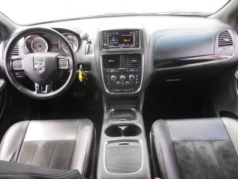 Used 2018 Dodge Grand Caravan SXT w/ Blacktop Package image 12