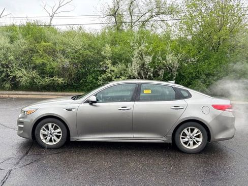 Used 2018 Kia Optima LX FWD image 2