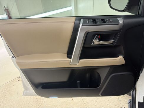 Used 2021 Toyota 4Runner SR5 Premium w/ Moonroof Package AWD/4WD image 14