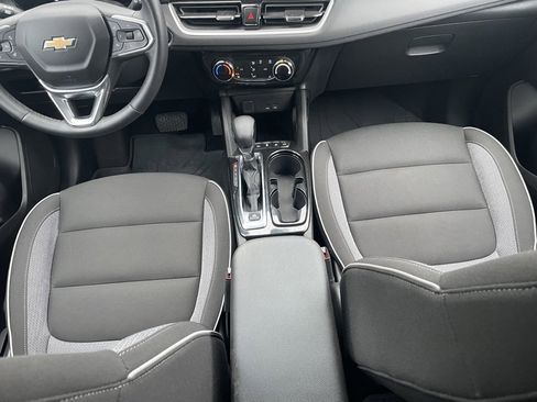 Used 2024 Chevrolet TrailBlazer LT w/ LT Cold Weather Package image 20