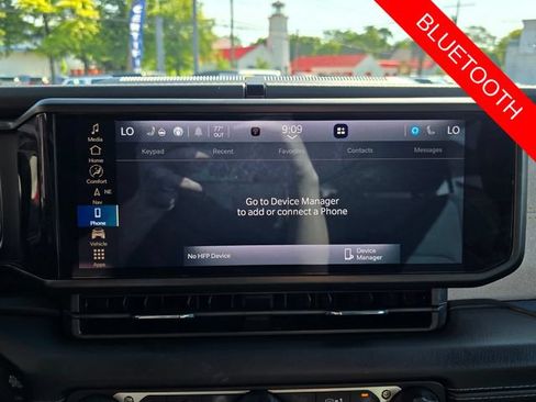 Used 2024 Jeep Wrangler Unlimited Sahara w/ Technology Group AWD/4WD image 19