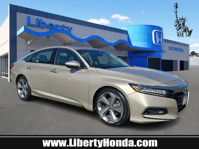 Used 2018 Honda Accord Touring image 1