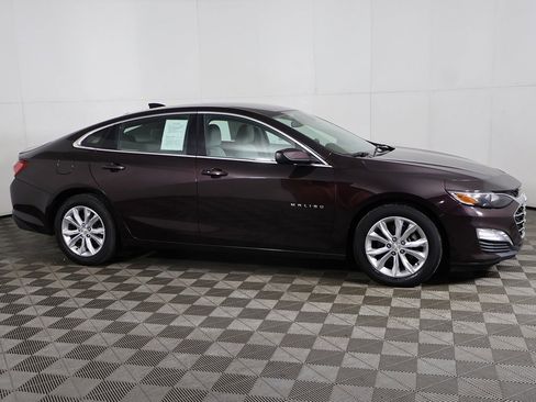 Used 2020 Chevrolet Malibu LT image 11