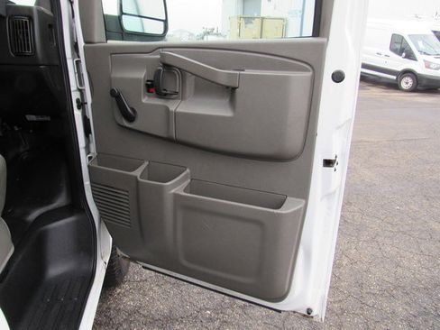Used 2020 Chevrolet Express 3500 image 12