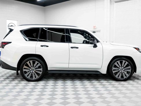 Used 2024 Lexus LX 600 4WD w/ Appearance Package image 6